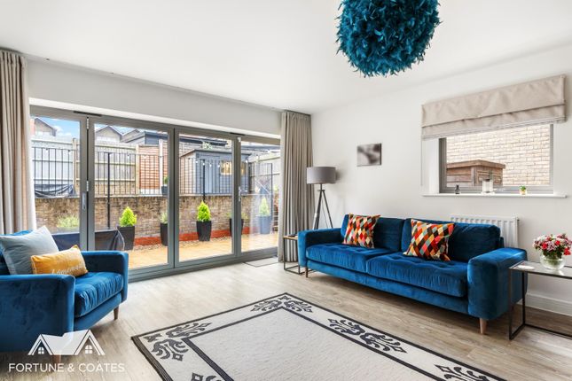 28, Woodland Way, Harlow photo 4