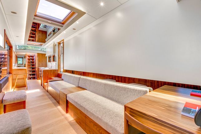 Houseboat The Mothership,, Cumberland Basin, London photo 2