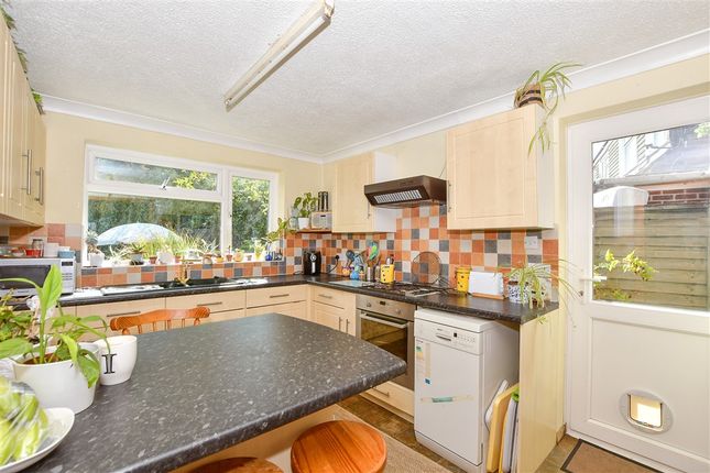 Newton Avenue, Tonbridge photo 3