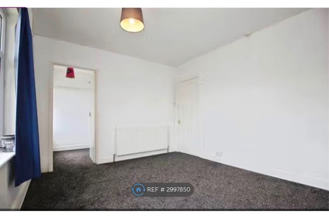 Pinewood Avenue, Wakefield photo 2
