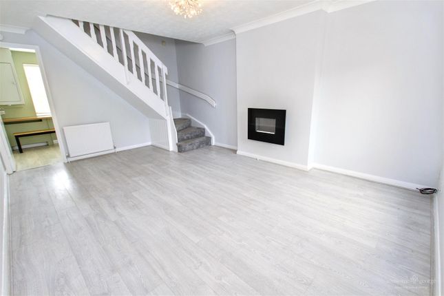 38, Latimer Drive, Reading photo 4