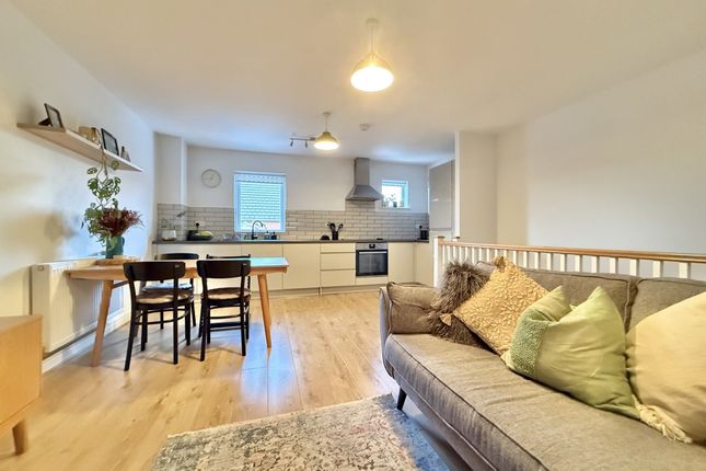 3, St Nicholas Close, Exeter photo 2