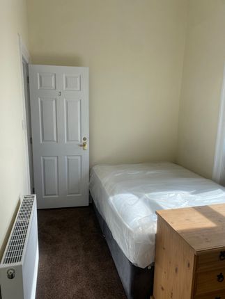 72 Fitzwilliam Street, Huddersfield photo 5