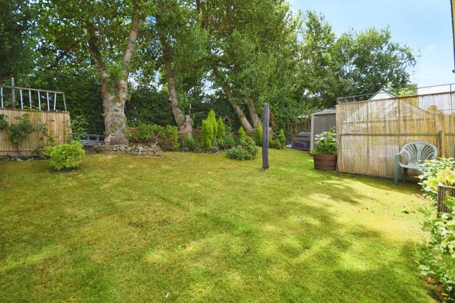 39, Poplar Drive, Chesterfield photo 4
