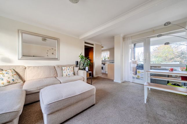 6 Hipley Court,, Warren Road, Guildford photo 4