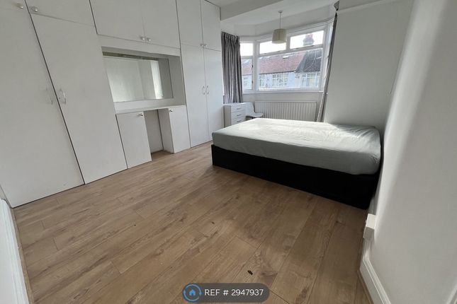 Cavendish Avenue, New Malden photo 2
