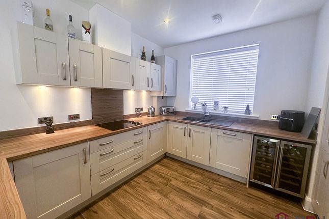 34, Pioneer Way, Hull photo 2