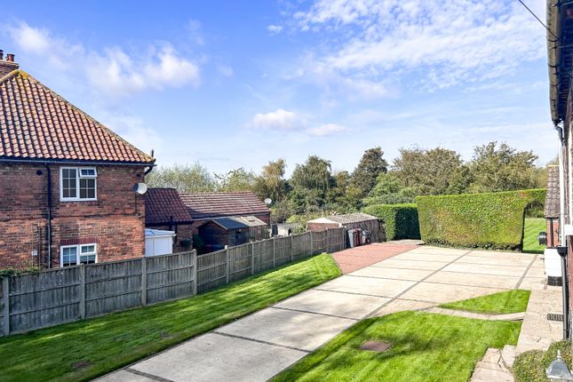 Link-detached house for sale in Burton Road, Flixborough, Scunthorpe