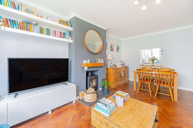 Flat for sale in Gloucester Close, Thames Ditton