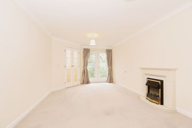 Flat for sale in Hathaway Court, Stratford-Upon-Avon