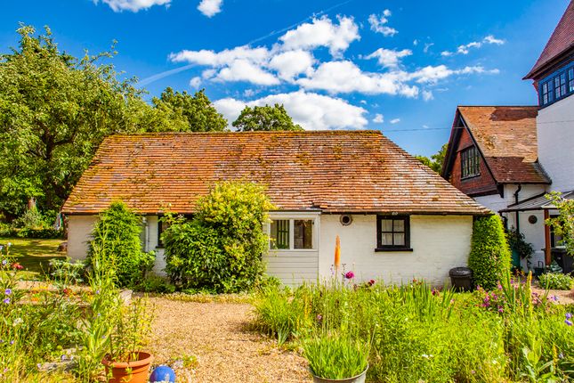 Thumbnail Bungalow to rent in Elizabeth Cottage Annexe, Goring On Thames