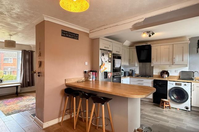 7, Aramstone Rise, Hereford photo 2