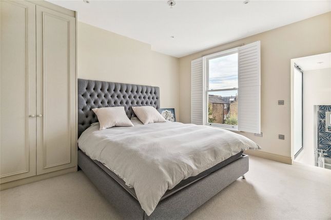 Devereux Road, London photo 3