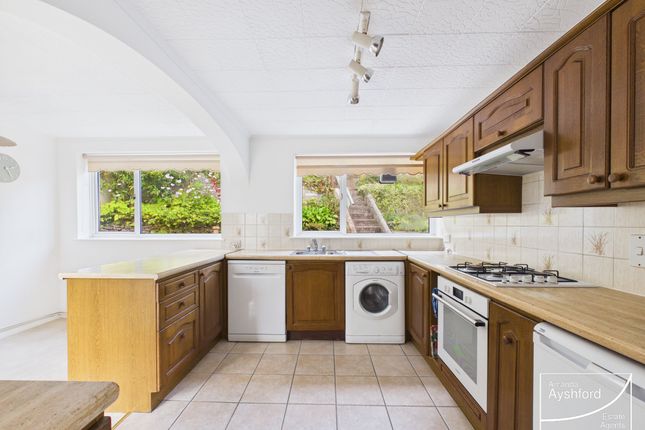 186 Southfield Avenue, Paignton photo 3