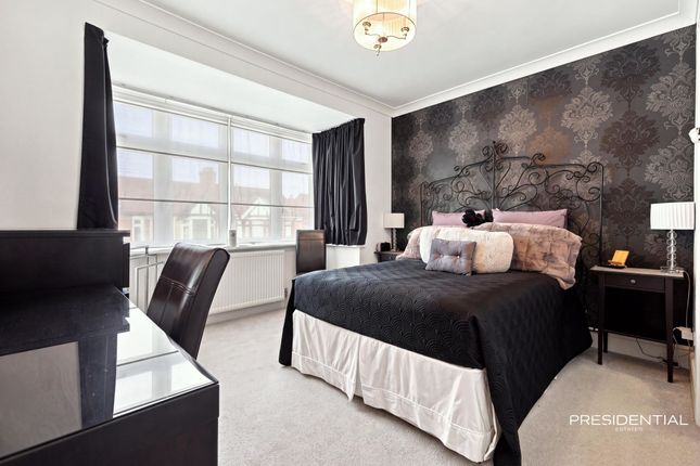 46 Coolgardie Avenue, Highams Park photo 3