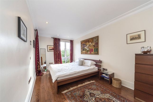 Flat to rent in Melliss Avenue, Richmond