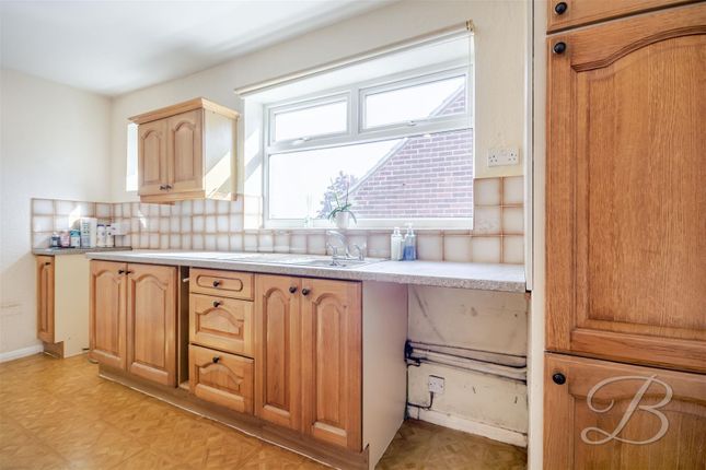 3, Norton Avenue, Chesterfield photo 2