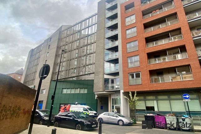 Thumbnail Flat to rent in Plumbers Row, London