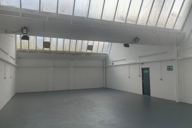 Light industrial to let in Unit 24 - Cheney Manor, Swindon