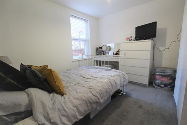 18, Kettlebaston Road, London photo 4