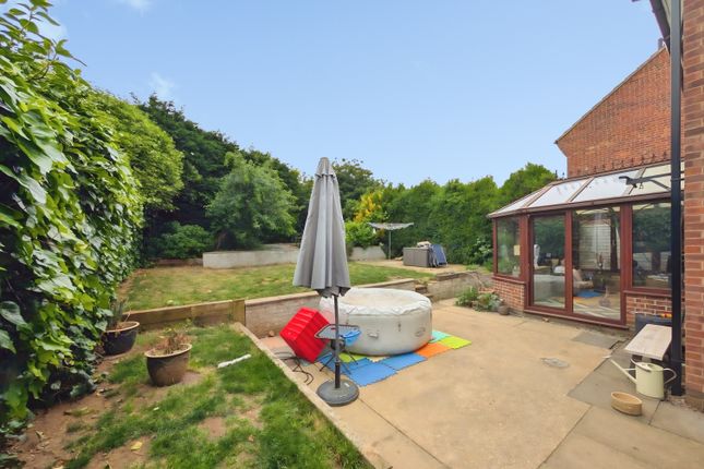 26, Worcester Road, Grantham photo 3