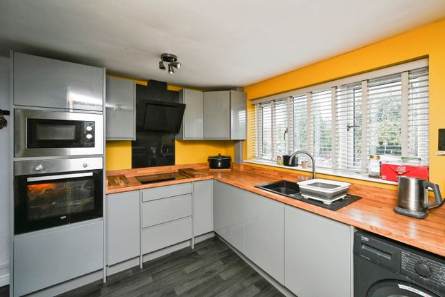 29, Peveril Road, Alfreton photo 4