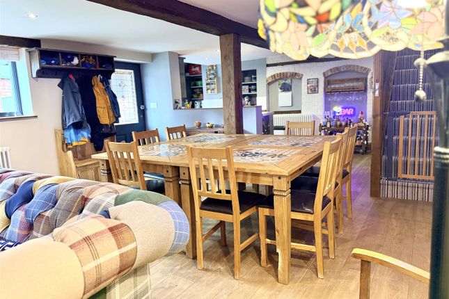 13, Chandlers Hill, Wymondham photo 4