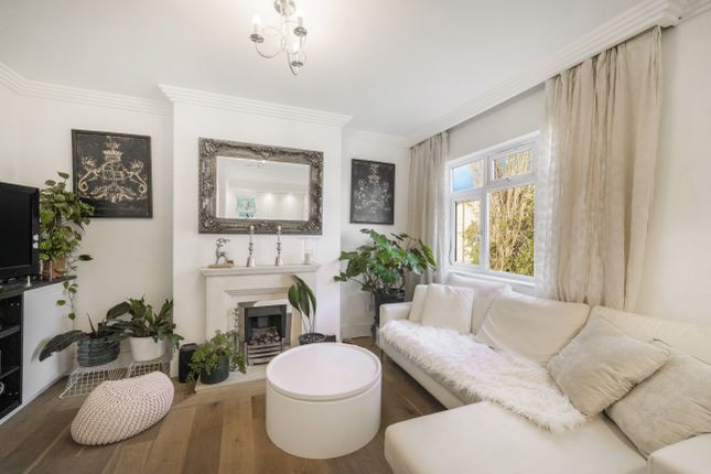 Cavendish Avenue, HARROW photo 2