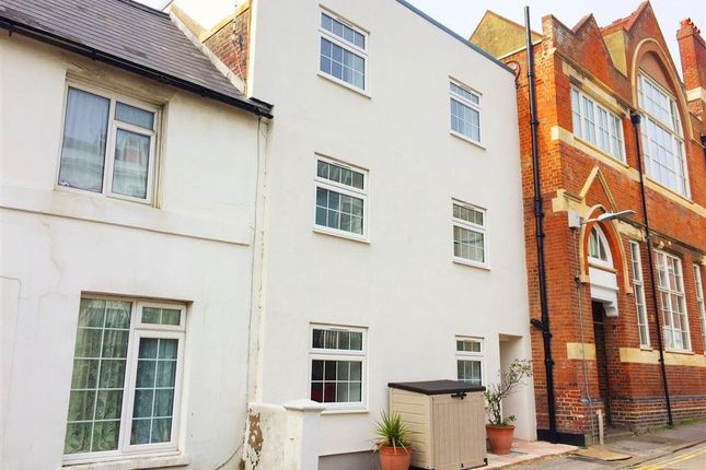 Flat to rent in Portland Place, Hastings