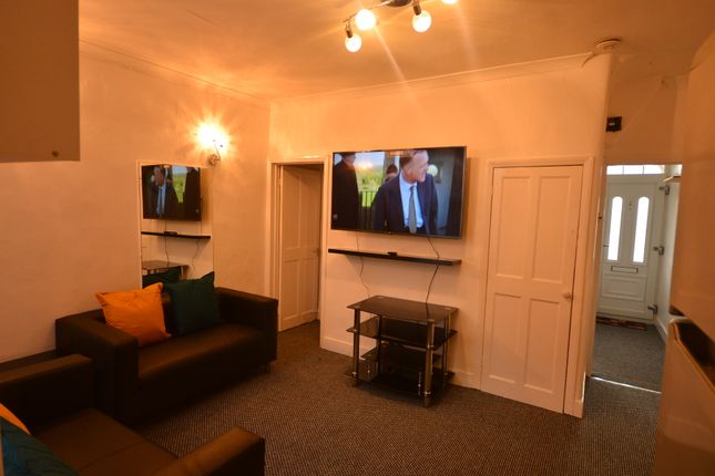 4, Wedderburn Road, Barking photo 3