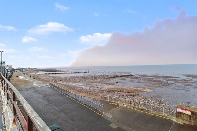 Flat 19, Harlequinn House, Hunstanton photo 3