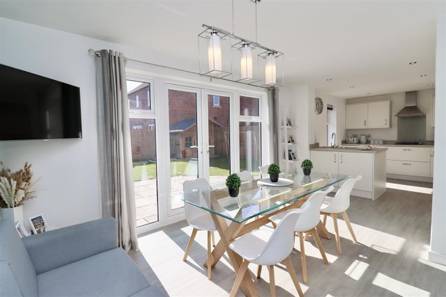 3, Foster Close, Pocklington photo 4