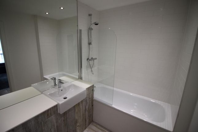 Flat to rent in North Central, Dyche Street, Manchester