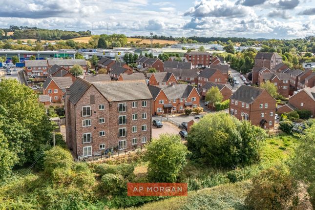 6, Brook Court, Droitwich photo 2