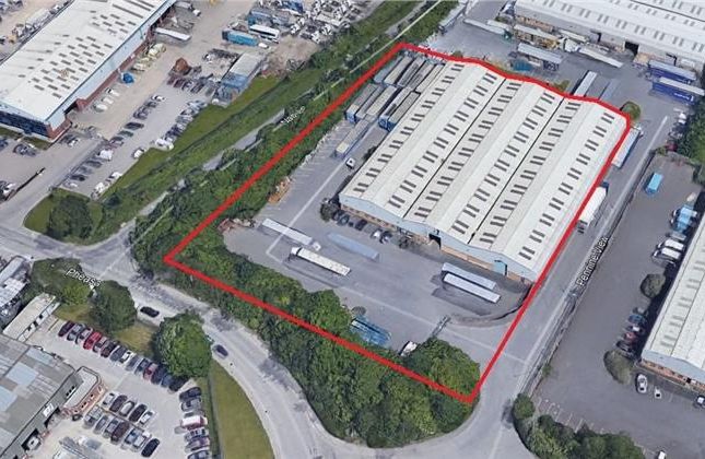 Light industrial to let in Unit 19 Norquest Industrial Estate, Pennine View, Birstall, West Yorkshire