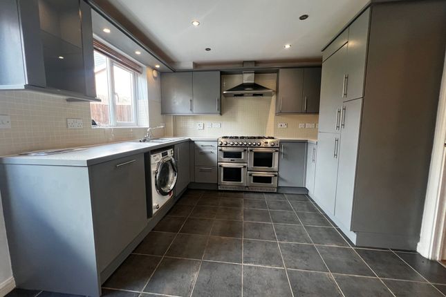 94 Phoenix Way, Stowmarket photo 2