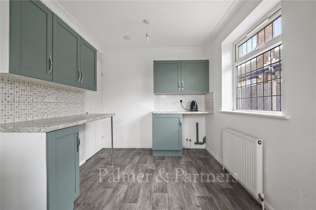 112, Tudor Green, Clacton-on-Sea photo 5