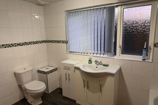 71 Armitage Road, Rugeley photo 4