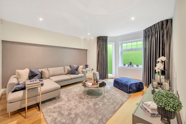 Thumbnail Maisonette to rent in Colney Hatch Lane, Muswell Hill, London