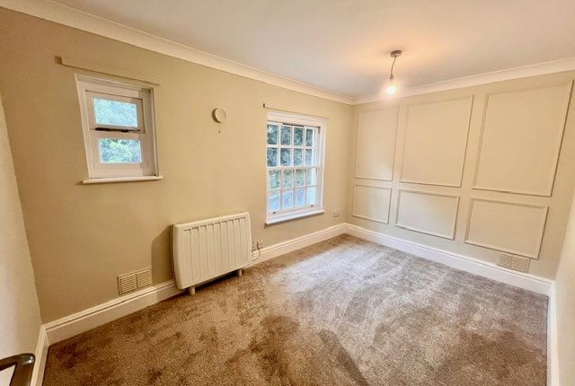 Flat to rent in Weirfield House, Larkbeare Road, Exeter