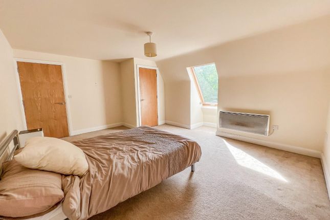 Flat for sale in Stoneleigh Road, Gibbett Hill, Coventry