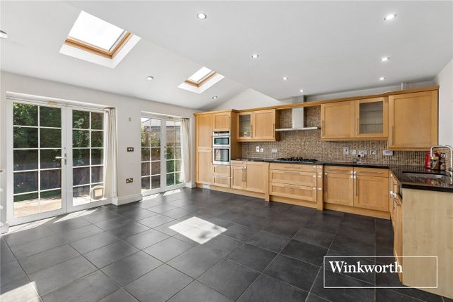 12, Tavistock Avenue, Mill Hill East photo 4