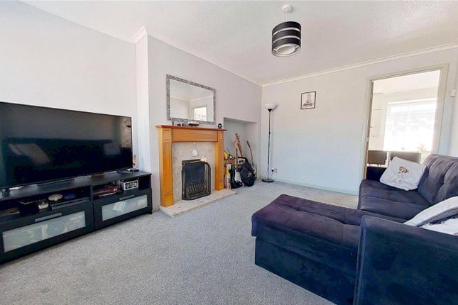 18, Garden Close, West Sussex photo 3