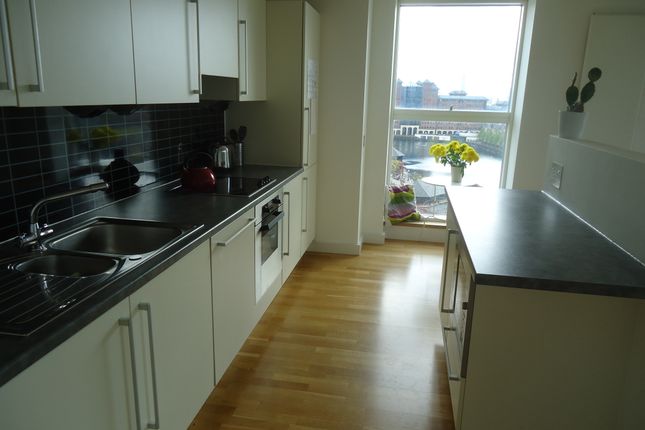 Flat to rent in 100 The Quays, Salford