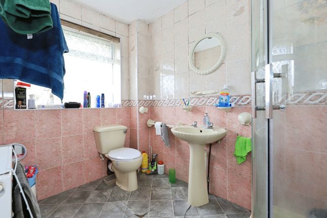 5, Woodford Close, West Midlands photo 4
