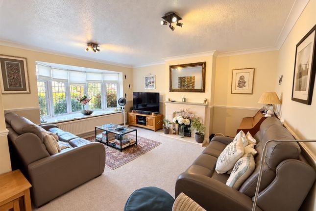 48, Tomlyns Close, Brentwood photo 4