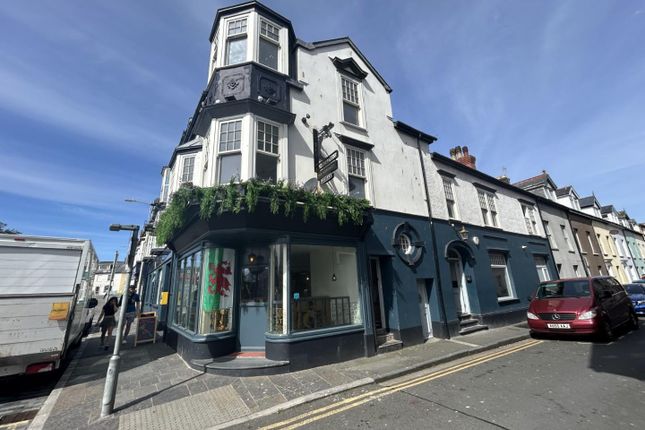 2-bed flat on Flat 2, 8-10 Alexandra Road, Aberystwyth, £825/mo