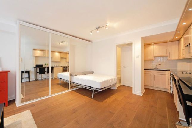 Hatherley Grove, London photo 5