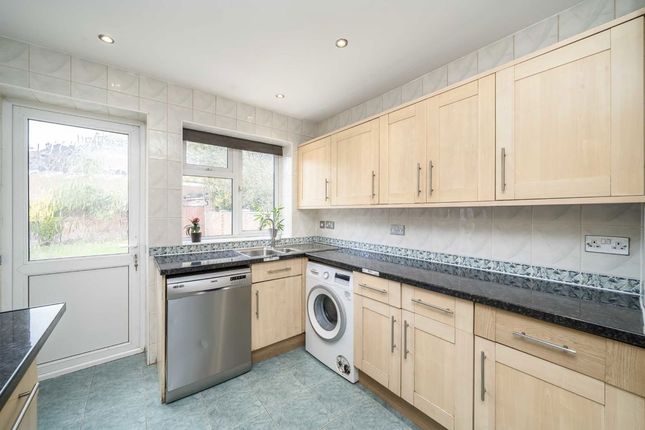 6, Vyner Road, London photo 3