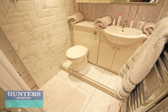 End terrace house for sale in Cutler Heights Lane Cutler Heights, Bradford, West Yorkshire